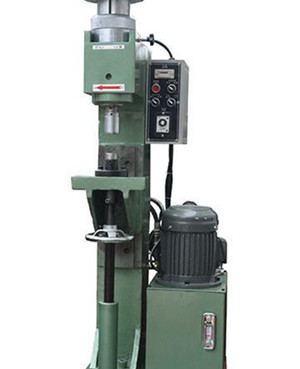 合格的氣壓鉚接機(jī)有哪些特點(diǎn)？