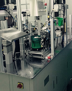 哪些因素會引起全自動送料鉚接機(jī)磨損？