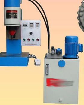 沒有鉚釘連接的無鉚釘鉚接機(jī)如何調(diào)試？