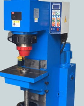 非標(biāo)定制鉚接機(jī)的價(jià)格貴嗎？