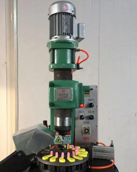 怎樣安全地操作氣液增壓鉚接機？