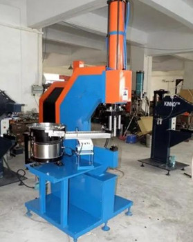 為什么會出現(xiàn)液壓鉚接機鉚偏的情況？