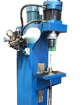 國內(nèi)鉚接機廠家哪家好？