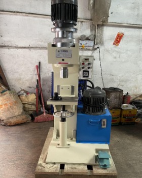 浙江鉚接機廠家進行選擇時應(yīng)該注意哪些問題？