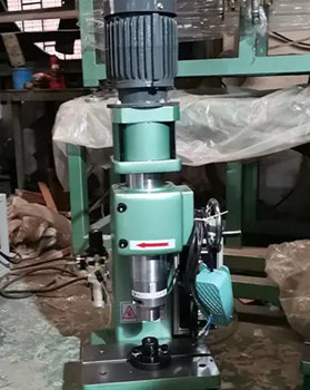 氣壓鉚接機(jī)的工作原理、特點(diǎn)和使用方法